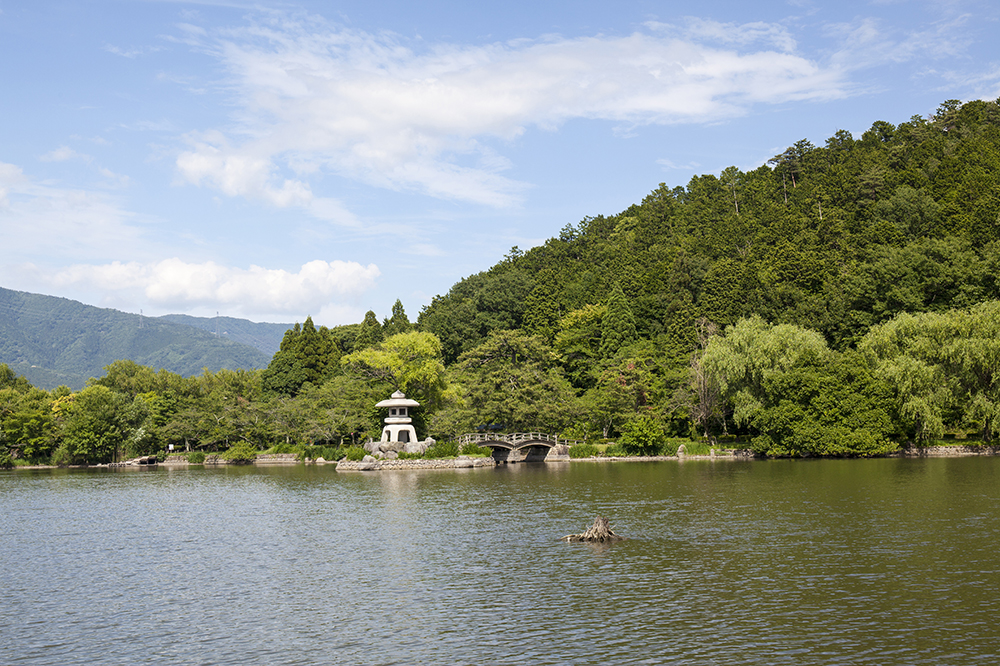 伊吹山と三島池